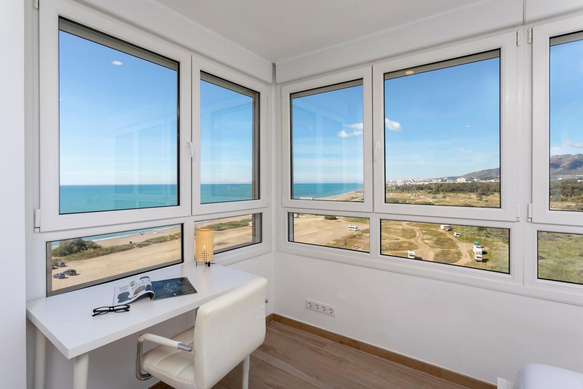 Sunstay Guadalmar Loft Seaview Малага Екстериор снимка