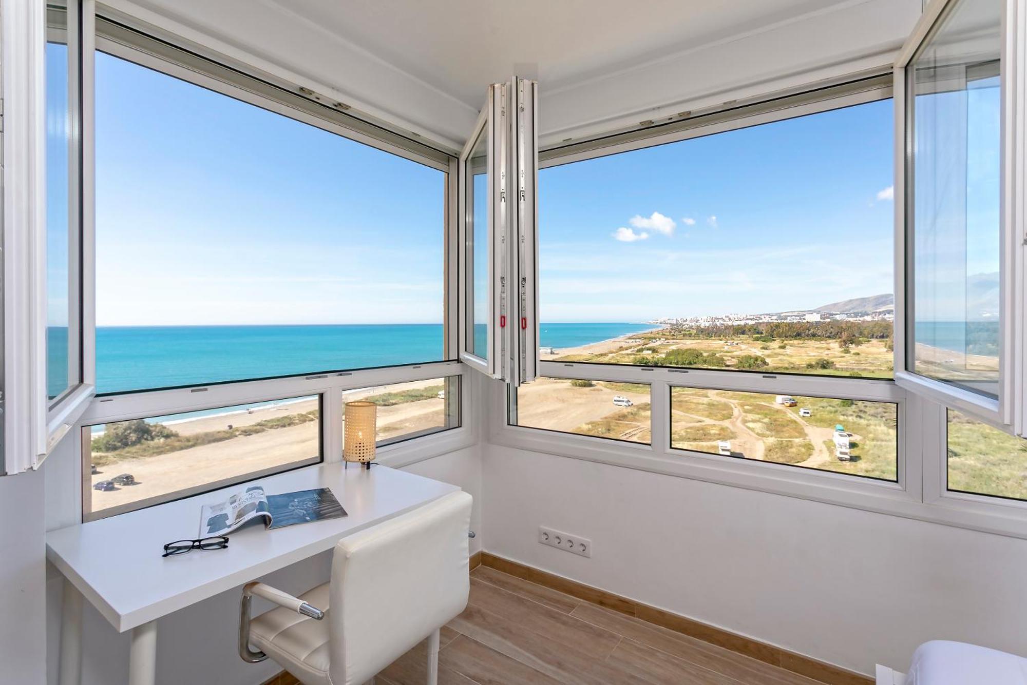 Sunstay Guadalmar Loft Seaview Малага Екстериор снимка
